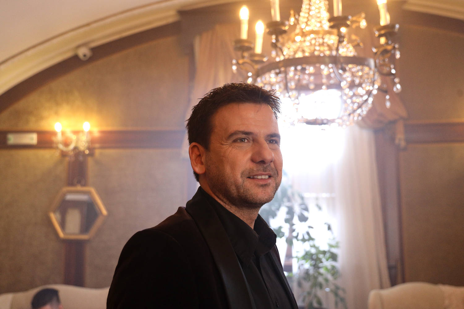 Mikica Bojanić angažovao kuma i obradio HIT svog oca: "Miloš to nije dobro otpevao" (VIDEO) 4 3520f6f017cec32c4fa0590c057d9429a9c432ba