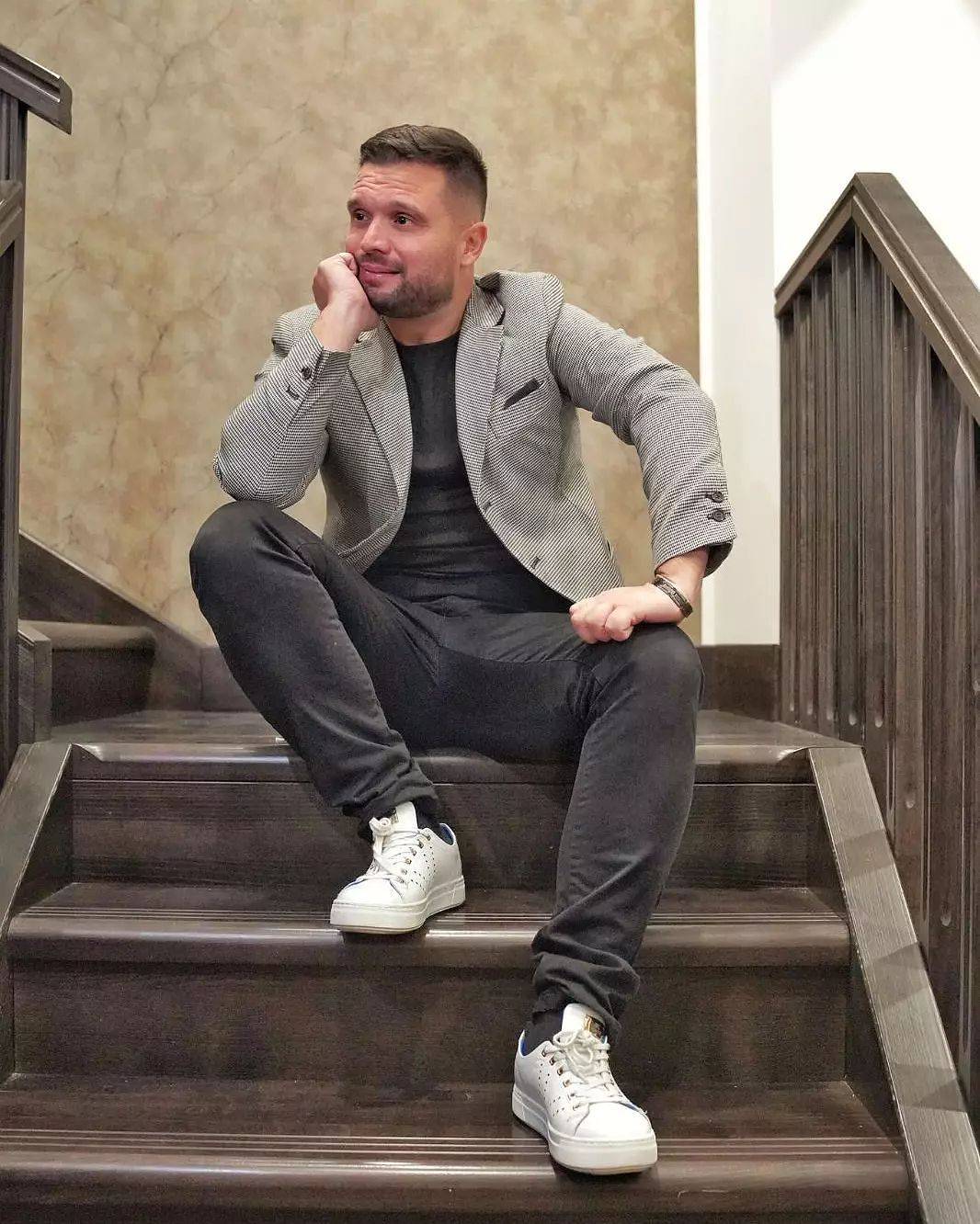 Kažu da je pevač kupio DVA STANA NA MORU, on otkriva razlog i PRELEP JE 2 356f24053b31caa84e7a4377264b9c4855cc0a15