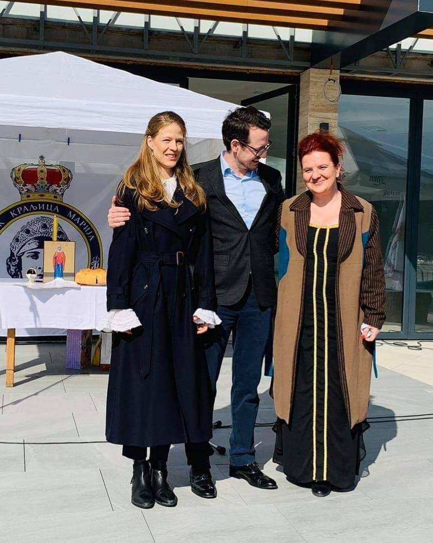 Kakva čast! Maja Marinković PEVALA ZA KRALJEVSKU PORODICU! (FOTO) 2 35cd98707898791e75b29c472b102e73998d6149