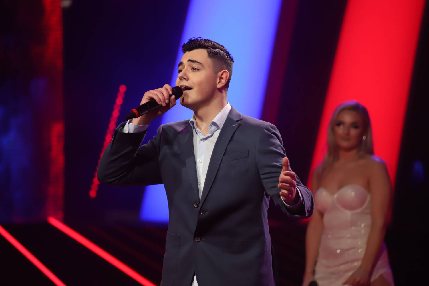 "KUMA NIJE DUGME" Ceca priznala šta je presudilo da ovako glasa 3 37172b478b015dfafecacd366eab0656c1c04732