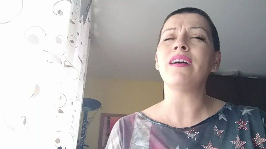 ISPUNJAVA ŽELJE Danijela Stanković Kostić drži koncert na Fejsbuku (VIDEO) 2 3c33d9ca8402b85de8fa142718a531f173dd446a