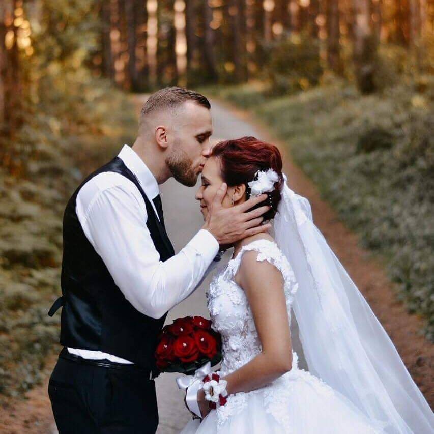 Sa VELIKIM RAZLOGOM Zvezda Granda uputio supruzi NAJEMOTIVNIJE REČI: "Bili smo rame uz rame..." 2 3eb3ef575a21cd9e7b324f3edd331acdf0198e78