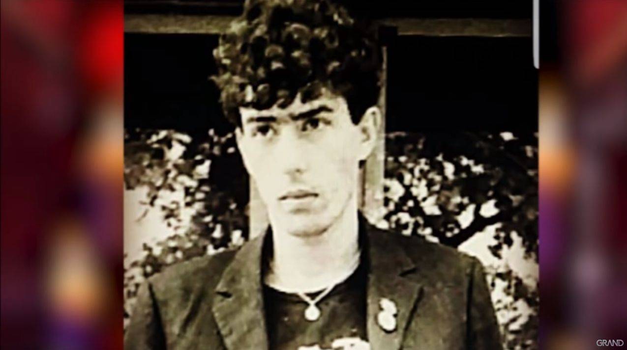 Prepoznajete li pevača sa fotografije? Bio je NAJPOZNATIJI FRAJER bivše Juge 3 3f6fe50042e63b79283a7424b7bfadd59eb5a0a5