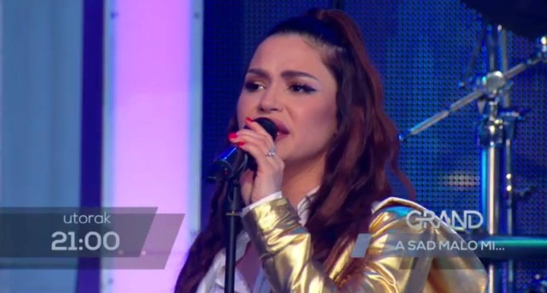 A SAD MALO ALEKSANDRA MLADENOVIĆ: Veče emocija na GRAND TV-U 2 41a566f68747c9a72d44f556eb75e0a217ad922f