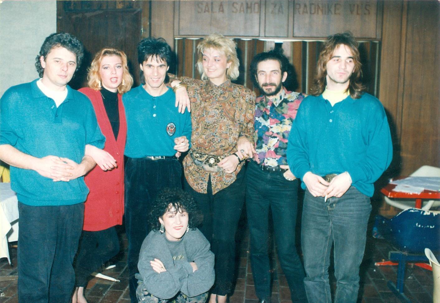 Bio je bubnjar CRVENE JABUKE, proslavio se kao pevač koji neodoljivo podseća na LEGENDU narodne muzike (FOTO) 3 42791f780e869ff9c1ab4787a428f2062441120d