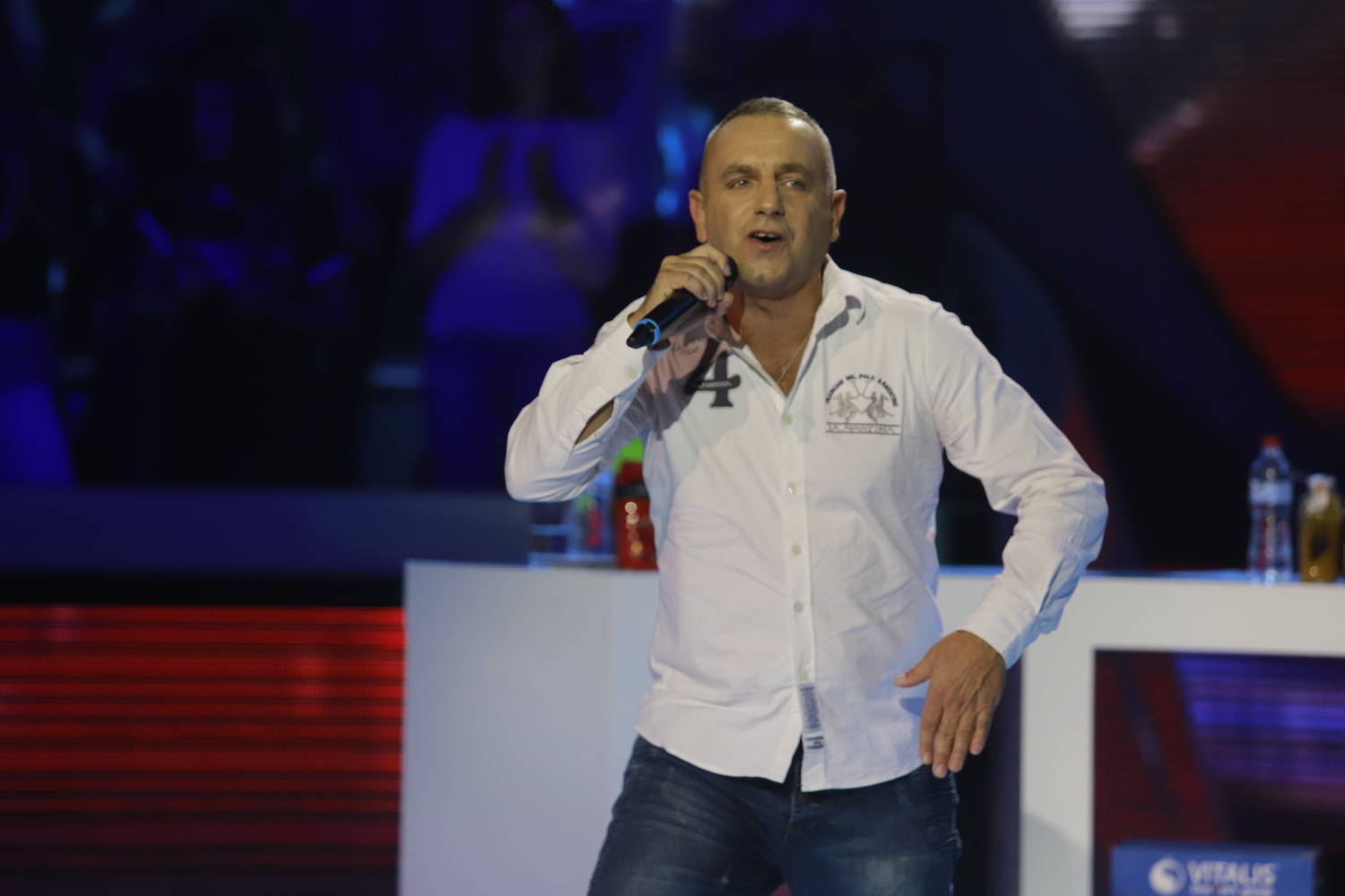 "TA PESMA JE DNO DNA" Denser žestoko opleo po HITU kolege 3 431dd7fbca3ecd24fc118e8f91151583671be4d2