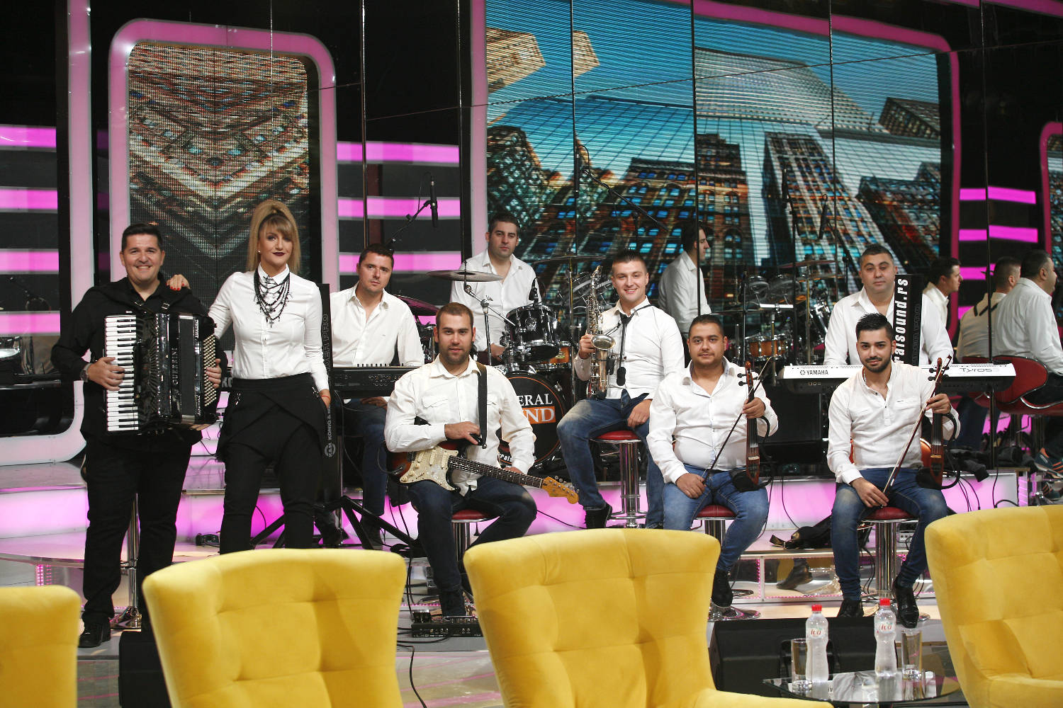 HALO, HALO: Muzičko uživanje od 18h na Grand TV! 2 43780e8f5afcd21aa6ac1659e496f140602f0c5c