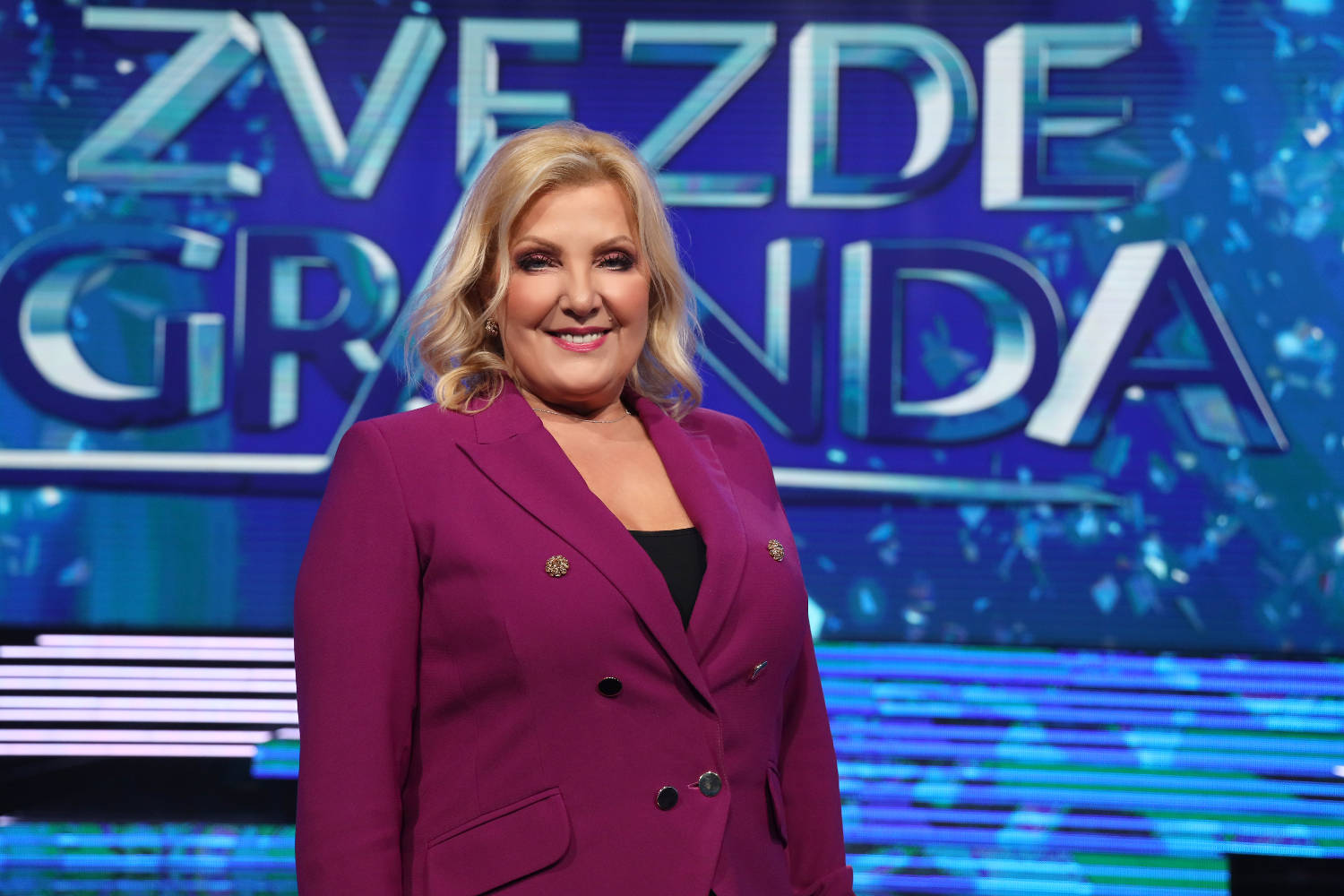 Transformacija Sneže Đurišić je VAU! Pevačica zasenila sve na snimanju ''Zvezda Granda'' pa otkrila pozadinu ove promene (VIDEO) 2 4468f45ffe56af8f06b8f52c5ad823dce86f2d91