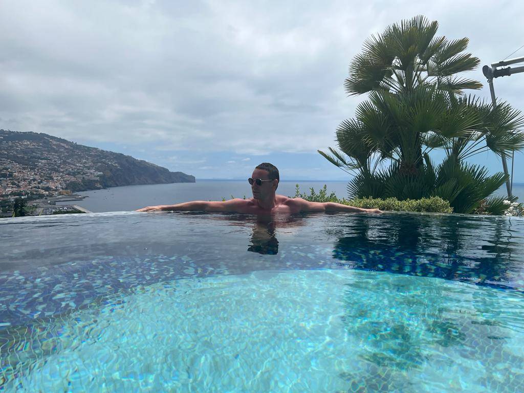 PRŠTI OD LUKSUZA! Voditelj platio NAJSKUPLJI HOTEL u Portugalu, pa priznao: ''Ne žalim novac'' 2 4646f572e92dbec180847aa137515a375507c285