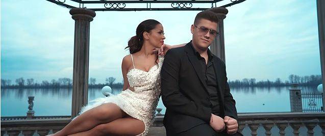 MINA I SAVA SNIMILI DUET: Svi očekivali narodnjak, usledilo IZNENAĐENJE (VIDEO) 3 4668e2948549aad44b1e35f7a6fc5623211b5987
