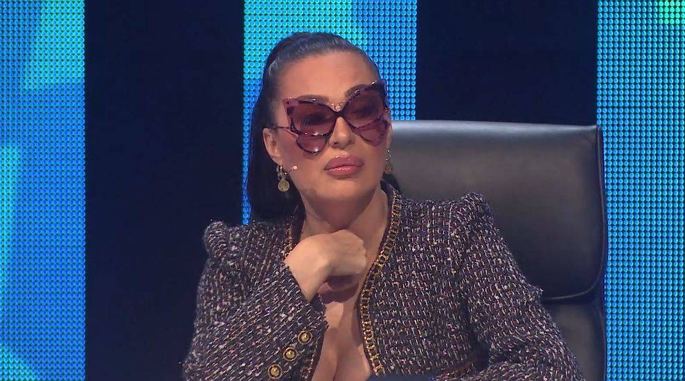 SITUACIJA IZMAKLA KONTROLI: Popović LEGAO NA SCENU, žiri se ne smiruje! (VIDEO) 2 46c9a9120217e439b5dbb2fddbcf18aa46dd8e8e