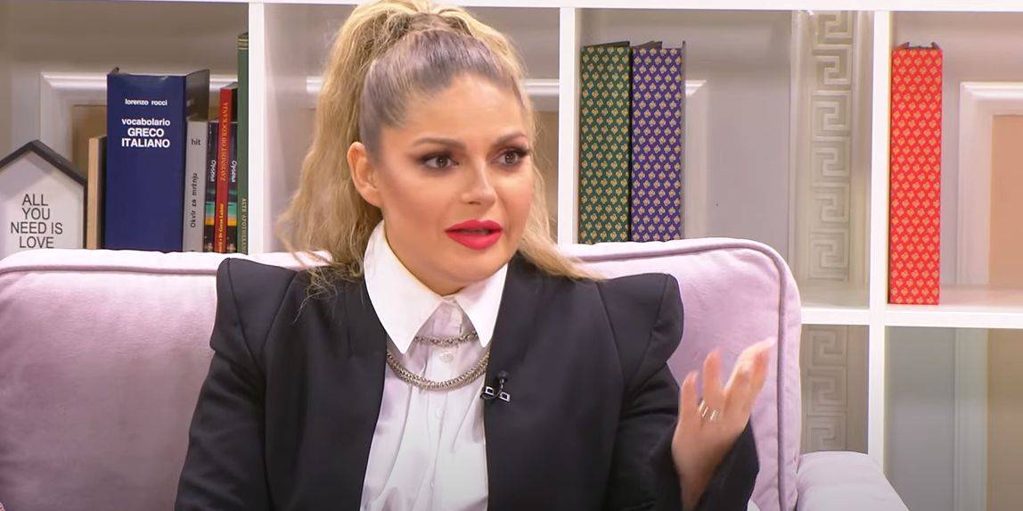 "ODVRATNO MI JE, DALILA JE HODAJUĆE ZLO" Vanja Mijatović žestoko oplela po rijaliti učesnici 2 48aef2350fa220465e600515d30507ebdf3b8c8c
