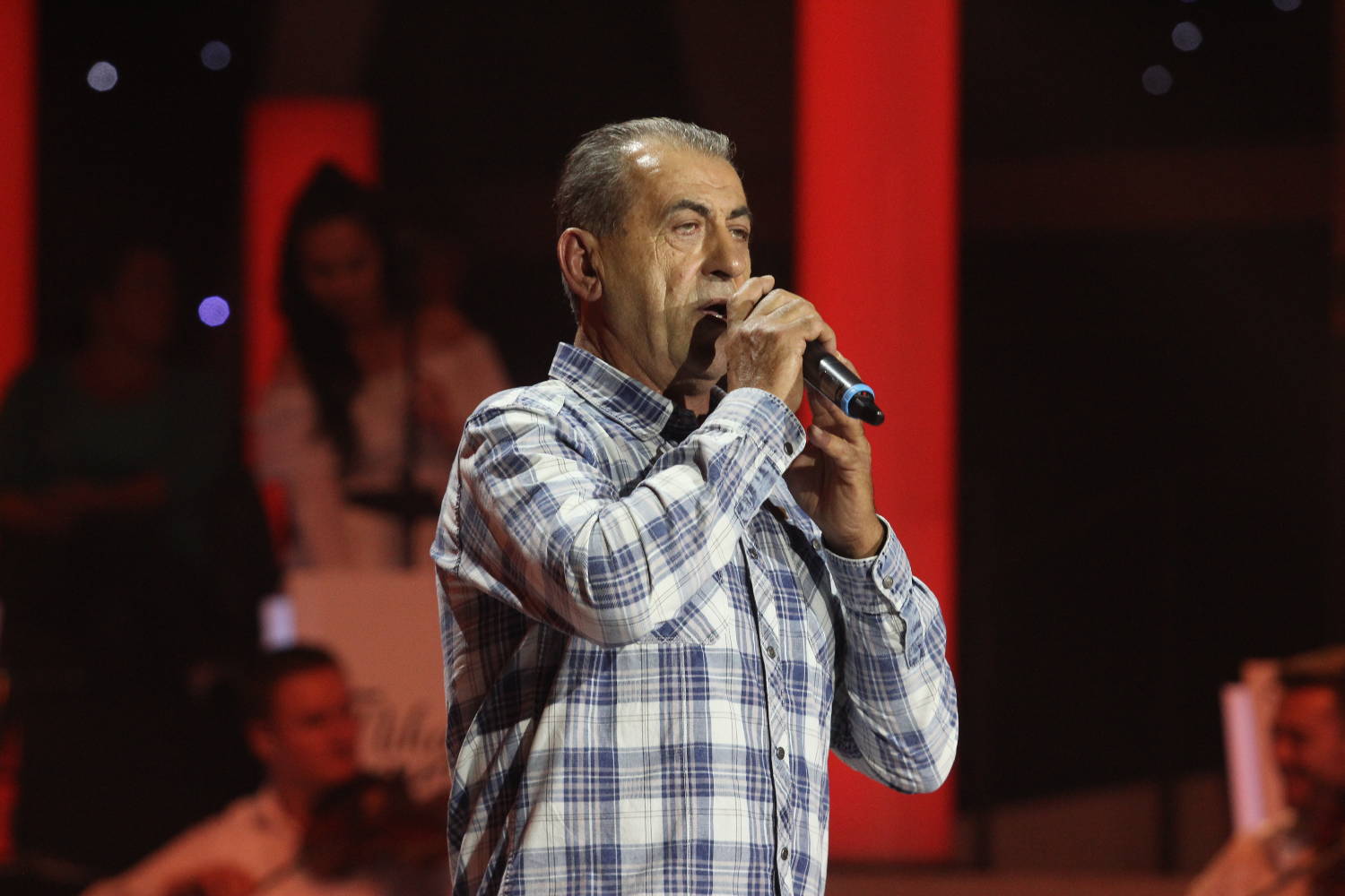 VRAGOLAN: Umeo je da se potuče na svirkama, a imao je OGROMNU tremu u NIKAD NIJE KASNO (FOTO) 3 4a9dc95bb76513e30f93f03eeeb90e0cae4f3062