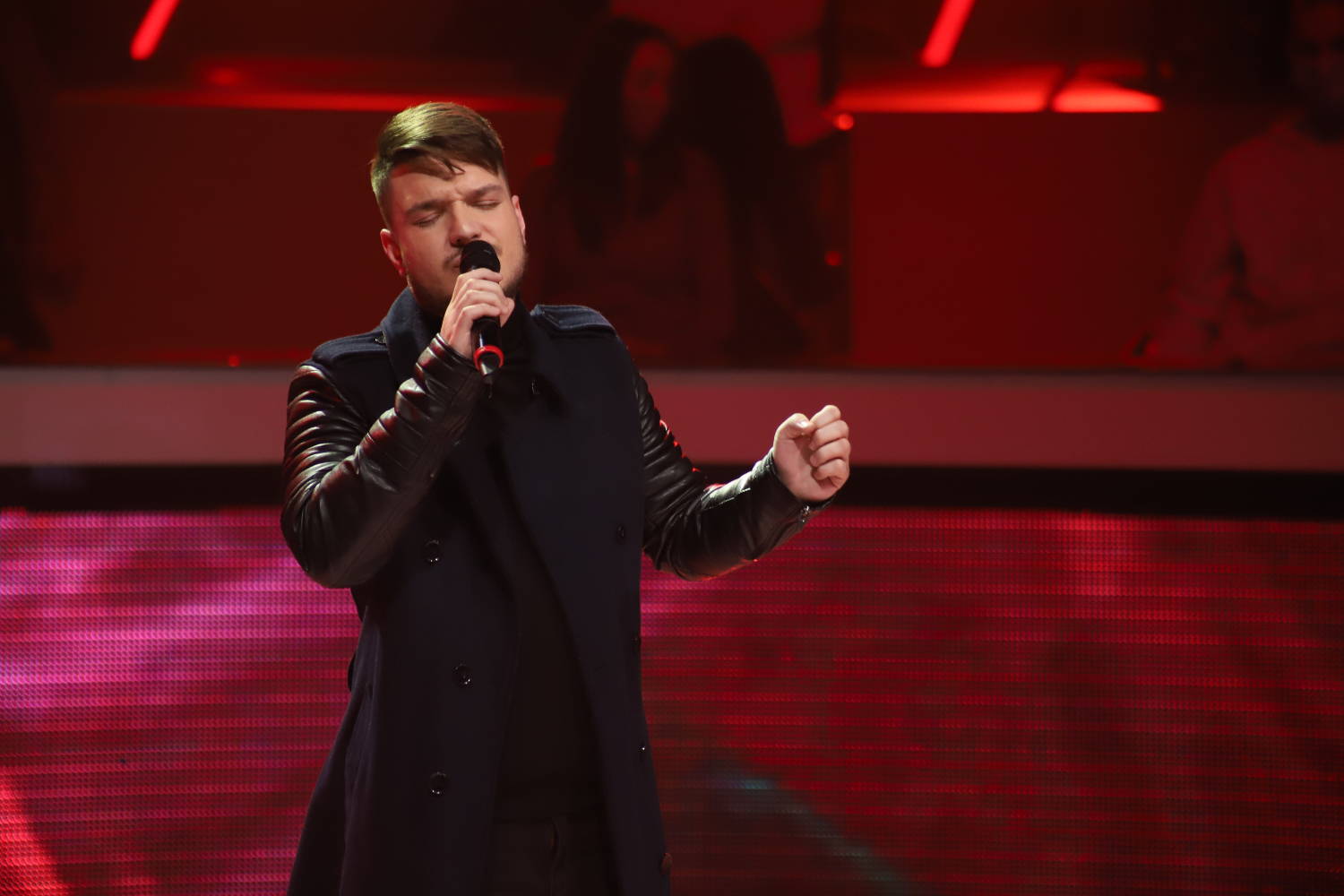Karleuša RASPLAKALA kandidatkinju, Popović za SMENU Milija? PORTIR ili BABA S*RA? 2 4b146757441a30464683a3f464ec2a160371d0a3