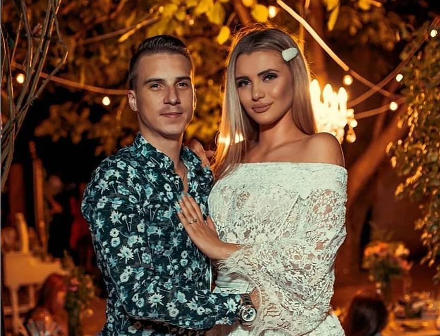 Supruga Milana Mitrovića je prava bomba: Nakon dva porođaja izgleda brutalno, a početak njihove ljubavi je hit: "Muvao sam njenu drugaricu" 7 4c641a05f81fba7dbad654a1da98306e5d1a7a21