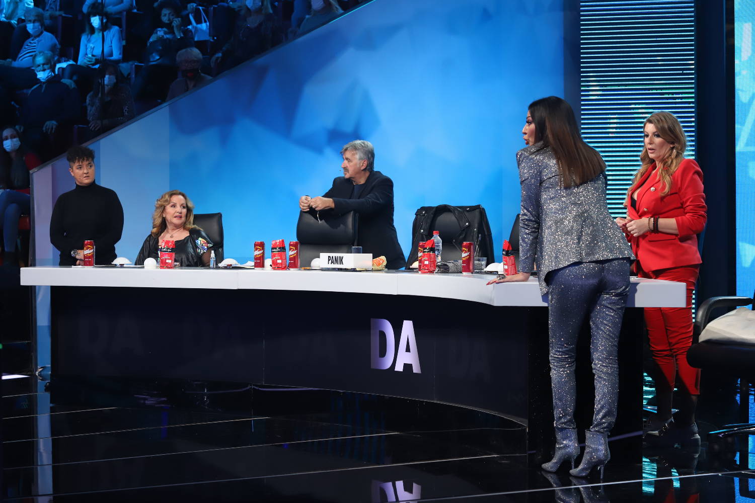 Nikad veća OTIMAČINA oko kandidata: Marija BESNA zbog Viki, a Ceca joj poručila: "VEŠTICE, SPALIĆU TE" 3 4d7ca3027b92476e96e641b99d9dc752e608f620