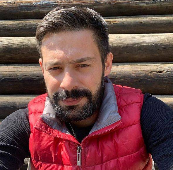 Poznati glumac zapevao na slavlju Bobana Rajovića i uzeo besan bakšiš: "Dao sam sve muzičarima" 6 51496e31245b49b3101e212cc039bd328102810a