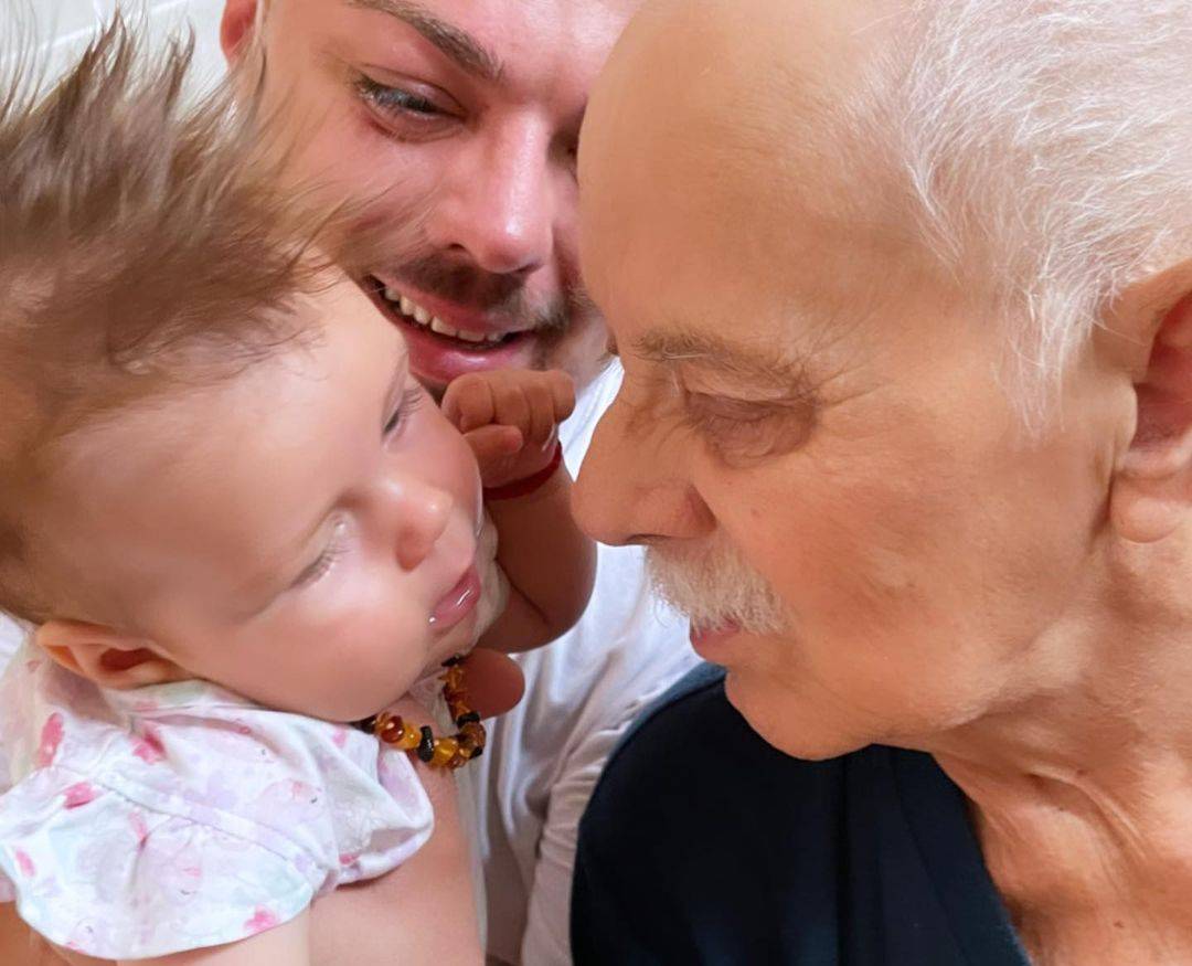 ''Duša mi se kida'' TUGA U DOMU PEVAČA, ostao bez člana porodice (FOTO) 4 558219845a85760f7ef6ca235c9379d6c2c36ed9