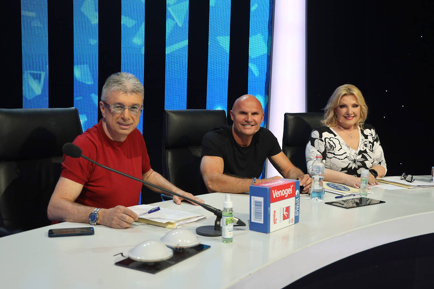 VRHUNSKO PEVANJE I FANTASTIČNI PERFORMANSI: Ovako je izgledala borba za četvrtfinale (VIDEO) 6 55f9a338b10552ae6879ba710d53004e980fd425