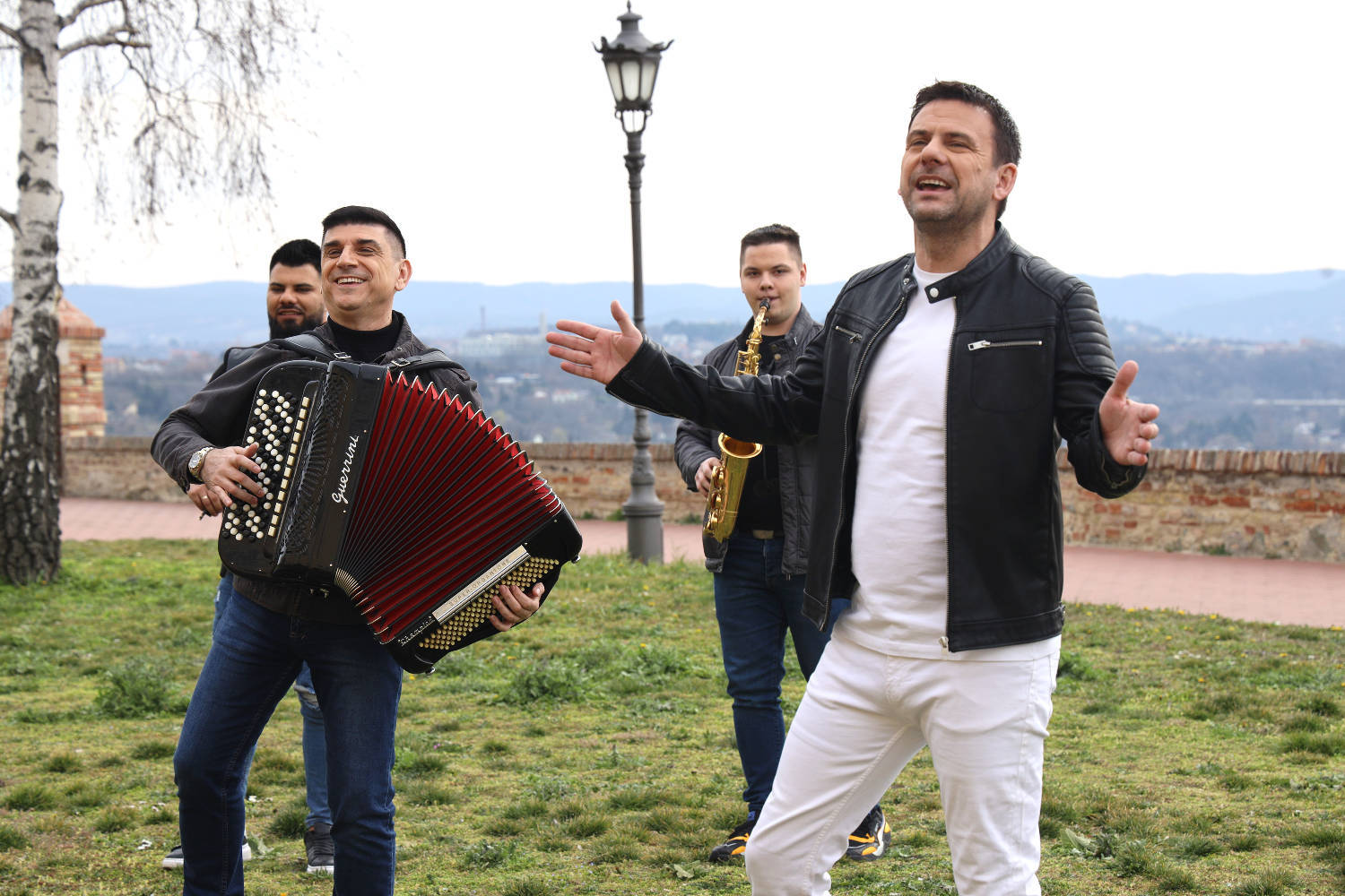 Mikica Bojanić PRIZNAO: "Otac me je savetovao i učio, a sad me pustio..." (VIDEO) 2 568bf7ccf29bf231b3a1baa86996cd21f4ab6db7