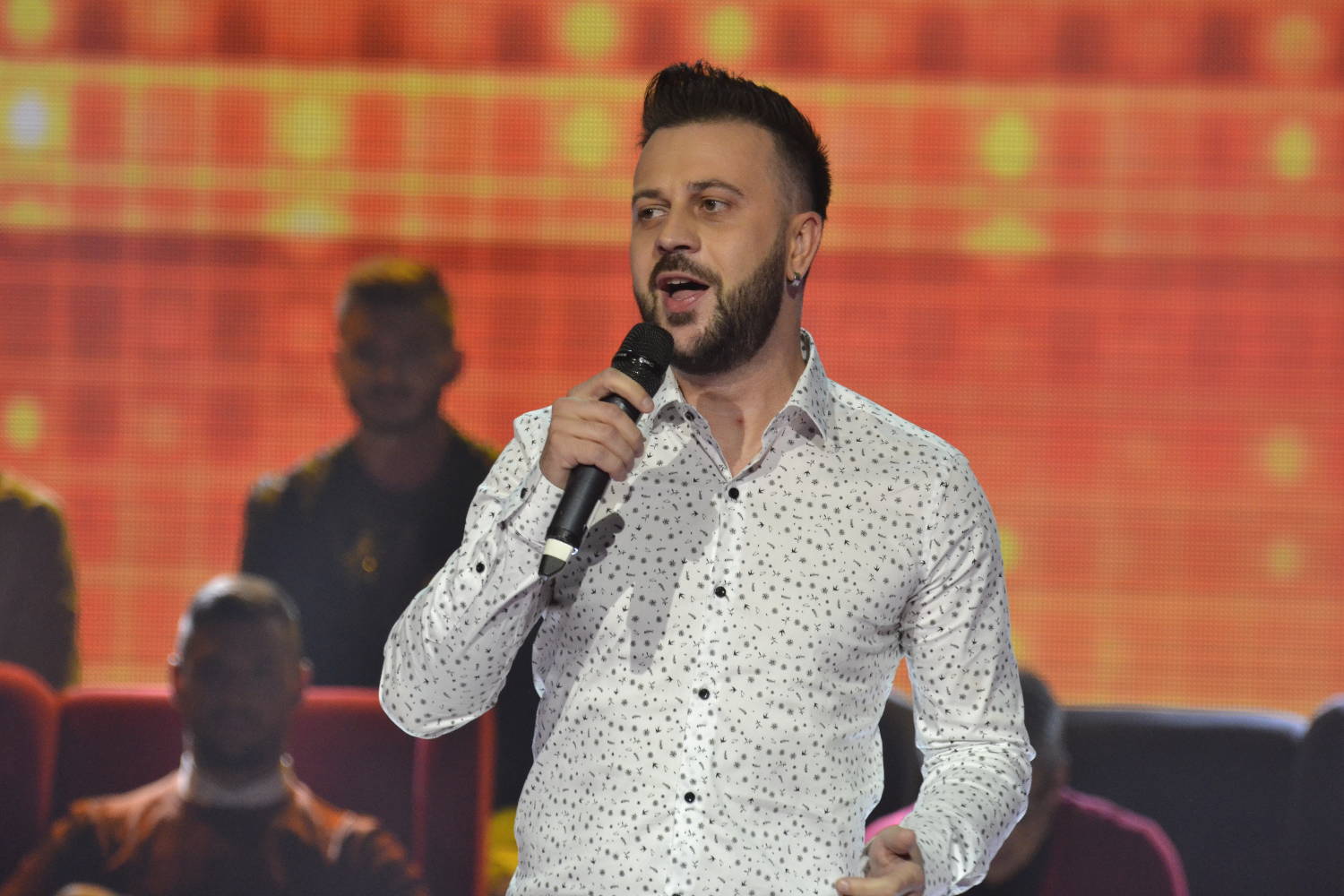 MIRZA IMA HIT: Novu pesmu mu napisao Grandov menadžer, a poslušajte kako zvuči (VIDEO) 2 56a9507d4e197ee270a2201a37290c3439cebc16