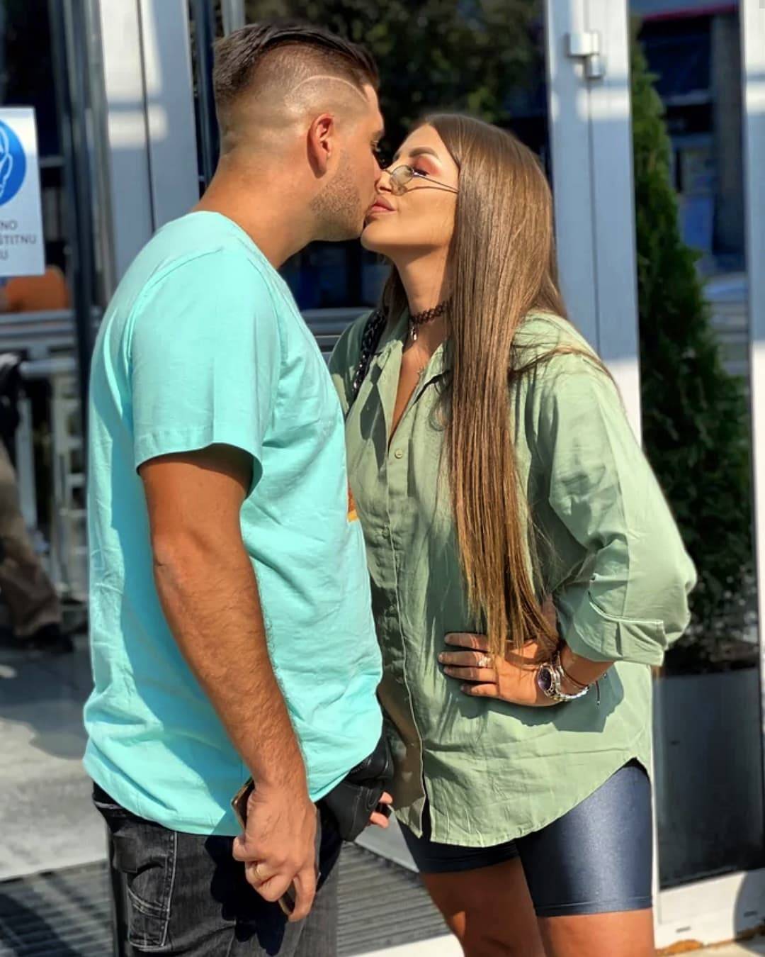 Vesna Rivas otkrila: ''Namigivala sam u kameru da ZNAJU DA LAŽEM, a ovi su MNOGO LOŠI'' 2 56d716b201dc6141683c83e7874ecbbef36751a8