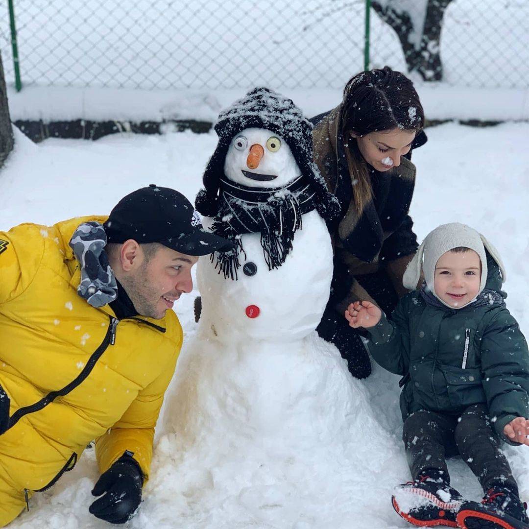 Petar Mitić OTKRIO ŠTA GA GREJE tokom zimskih dana, a Dinčin odgovor na to će vas NASMEJATI (FOTO) 2 57391eb6c4870372e0e9d3816bb2ba549b9174e4