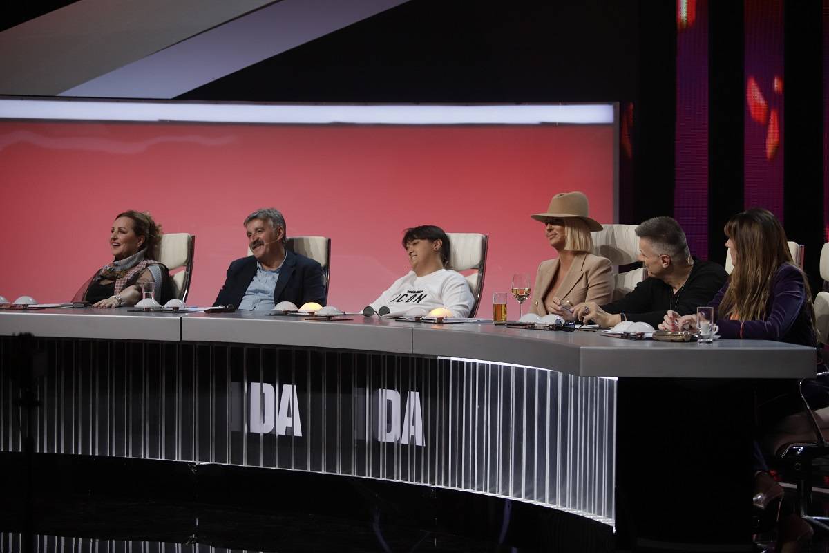 Ovog puta žiri je bio SUROVO ISKREN, a evo ko je USPEO da prođe u drugi krug (FOTO) 2 576fc8920a1c5fc2526e091f4cc1796c6bd18c45