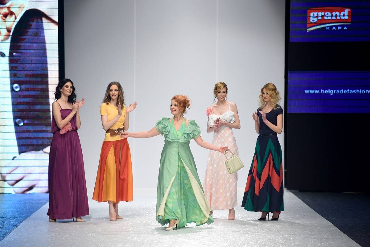 Poznate dame nosile modele u čast Milene Dravić (FOTO) 2 59a5ebaf4e04d3af1c23ac5d909ea54e0a4cec0f