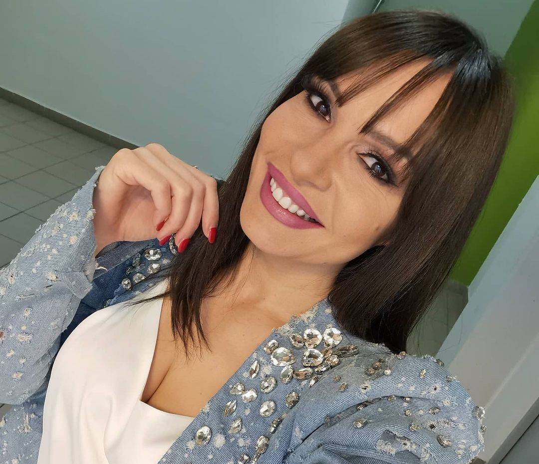 VERILA SE DRAGANA ALEKSIĆ- Na romantičnom putovanju rekla da, a TEK DA VIDITE PRSTEN! (FOTO) 2 5a7af92a585540ba6b1acc0b7a8b0c4c96f9242b