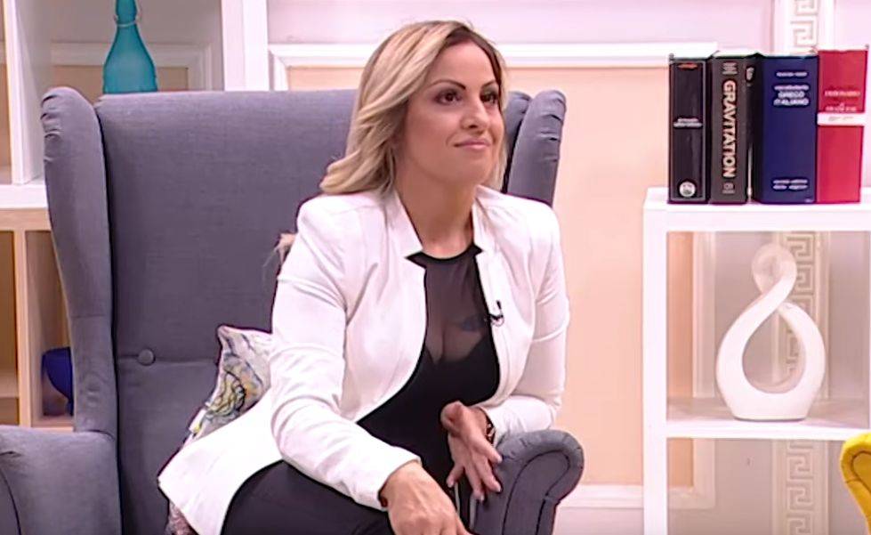 Zbog ljubavi je spremna NA SVE! Pevačica se preselila iz Srbije u Banja Luku! (VIDEO) 2 5aab5db9e5df60f2c823914b00667c589631b4cf