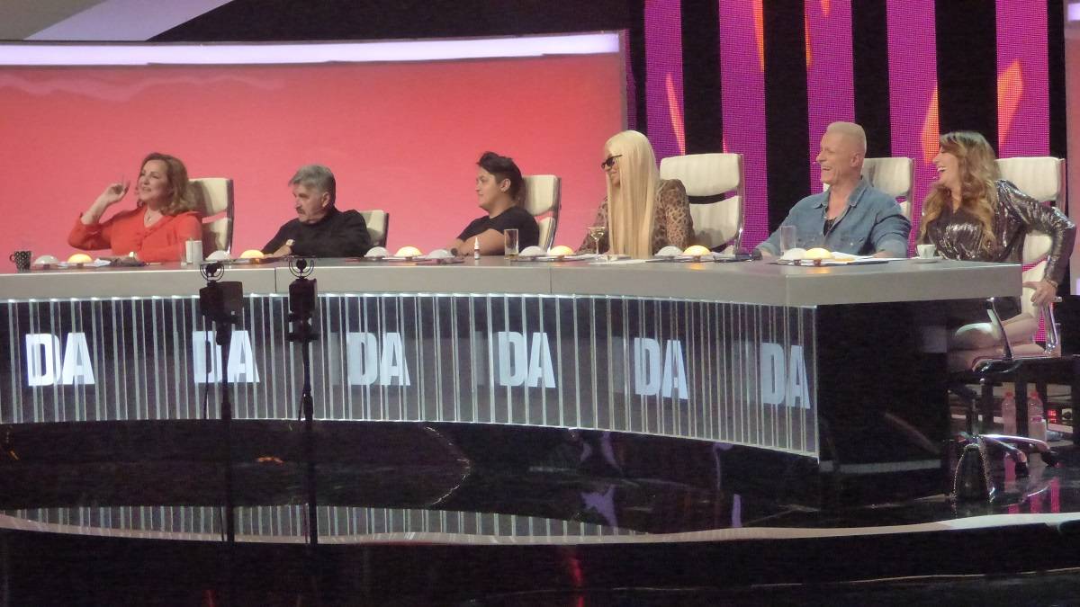 Jedan takmičar preklinjao žiri da prođe, a oni su bez toga dobili mentore! (FOTO) 2 5c5aa696949fa6f70fb6d793b3086cc5fd7bf7a4