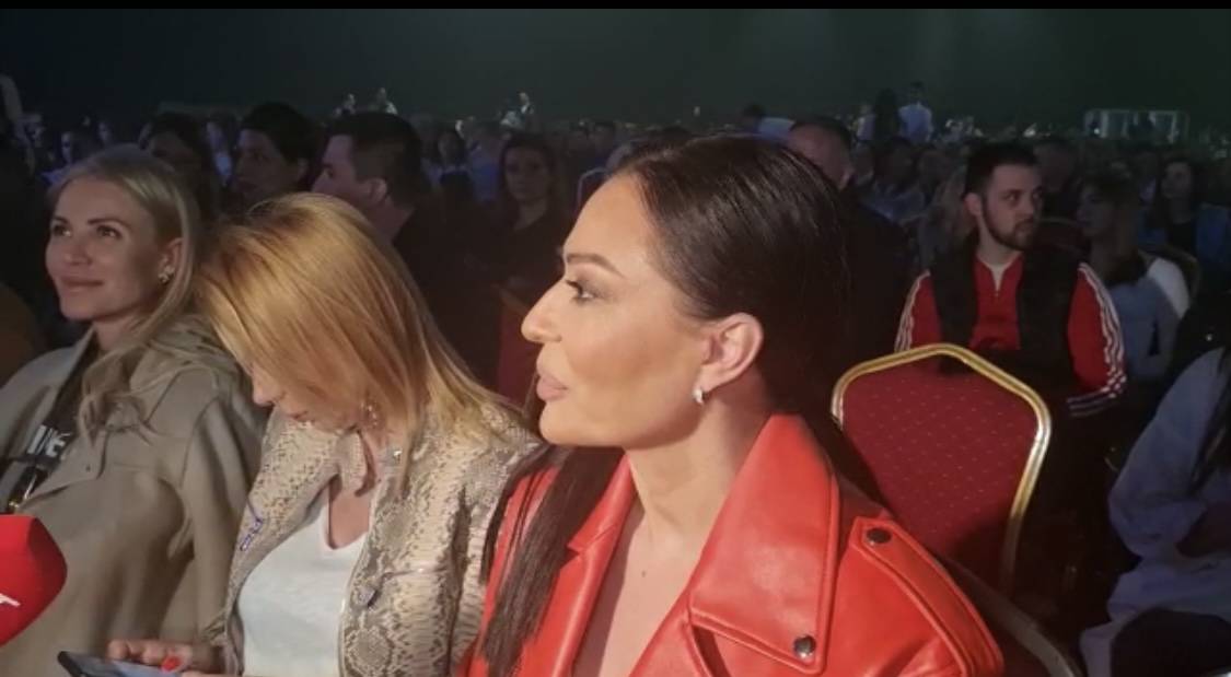 CECA stigla na Marijin koncert, pa OTKRILA KAKAV BI NJEN REPERTOAR BIO na "Drugoj strani ploče" (VIDEO) 3 5c6597a0a740fca1f591c45bc9e41b3c7f32837c