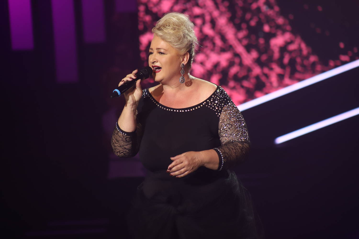 Nadina OČARALA žiri izborom pesme: "Tvoj vokal ne treba ni komentarisati" 4 5ed8ea4687882b7e675a3338f6c8e8689f096ccc