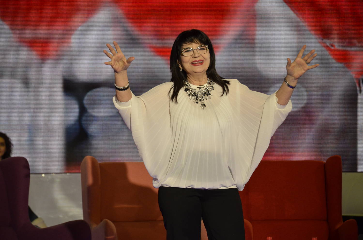 Nada Obrić otvoreno o svojim NEUSPELIM BRAKOVIMA i tome kako je POMIRILA PRVOG I DRUGOG MUŽA! 2 60e1d0e9768dbec2bde2390485065653082651ad