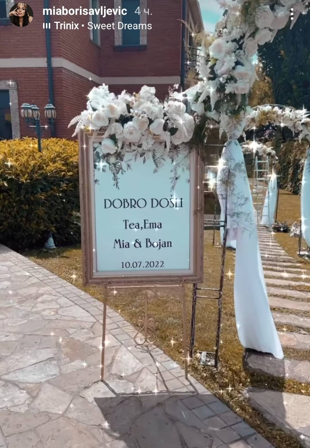 NESVAKIDAŠNJI ulazak i PRVI PLES mladenaca: Mia i Bojan iznenadili goste (VIDEO) 2 62160dc76abefa5e6165c64ad1510d58ec2eab16