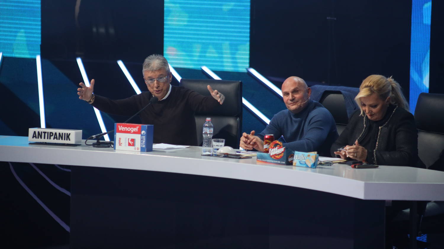 Popović DAO PREDLOG VEKA: "Prolaziš dalje ako BUDEŠ NASTUPAO SA SUPRUGOM!" 4 623da0b90d8d105fcfeee7754d6a31ea6f583d4a