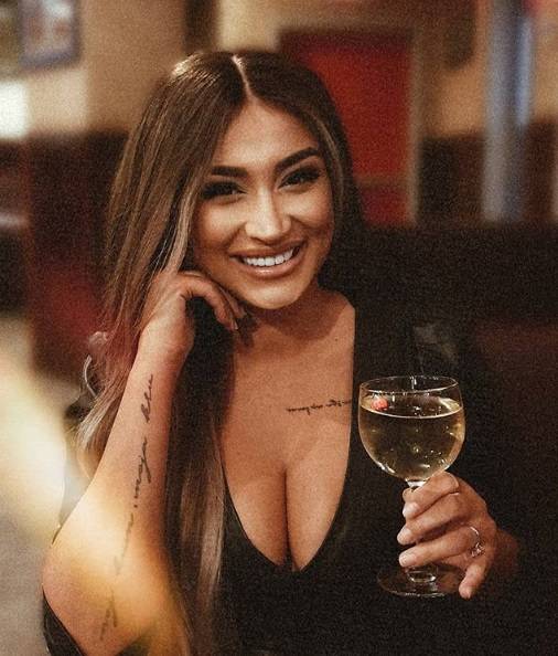 Gde ima dima, ima i vatre! ANDREANA ČEKIĆ obrisala sve fotke sa verenikom sa Instagrama! 2 629d225573d82c65f5775002360c7b9a7c0d8ff0