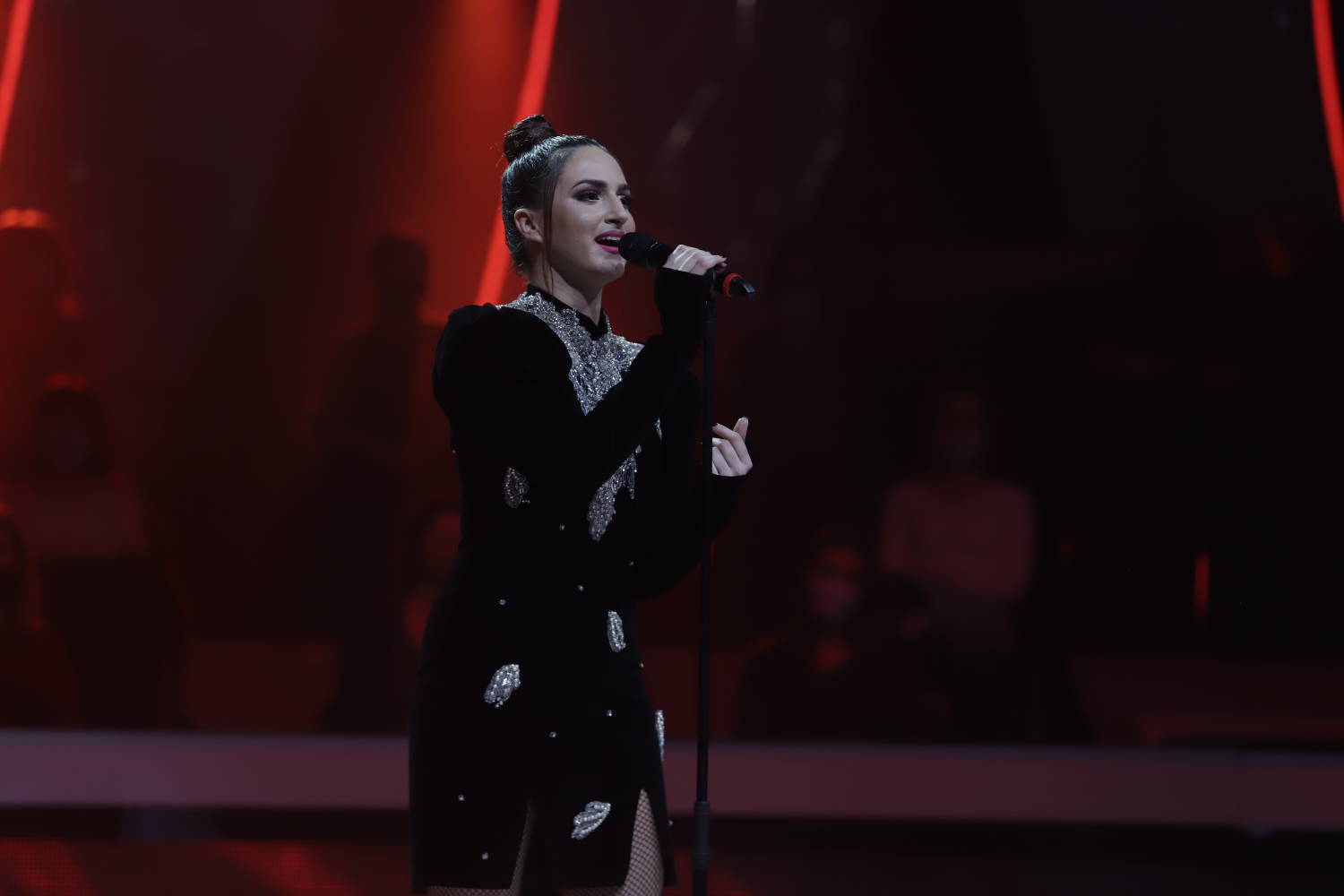 BORBA ZA VAZDUH u bukvalnom smislu? Kandidat prebledeo, Marija viče: "Dajte mu malo vode!" 3 63314b0771ab4b0dbc8a55b94fe51e337b20045a