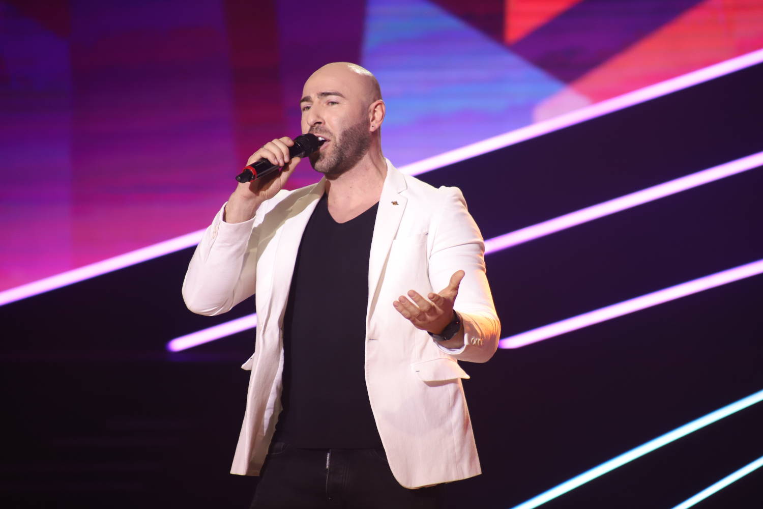 Adnane, Adnane! Pevač spreman na ŠOKANTAN POTEZ: "Ako žena dozvoli, spreman sam! Jedan je život" 8 666c5c615347b010db028146ef15171c720f196a