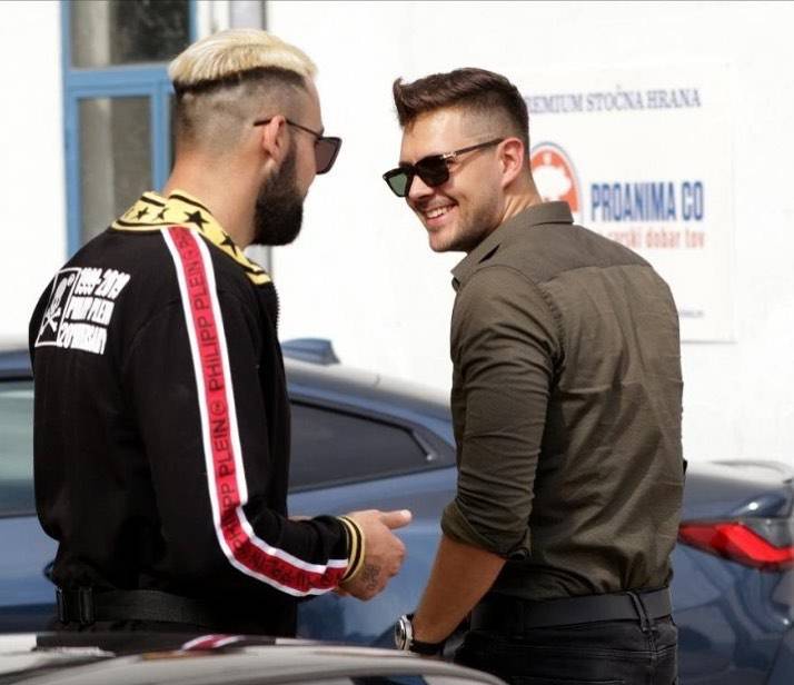 Da li je ovo dovoljan razlog da ISTETOVIRATE NEČIJI LIK? Oglasila se devojka koja je stavila lik Miloša Bikovića na telo (FOTO) 4 694940dcadef29b322babd96d61a41dd4e48f16c
