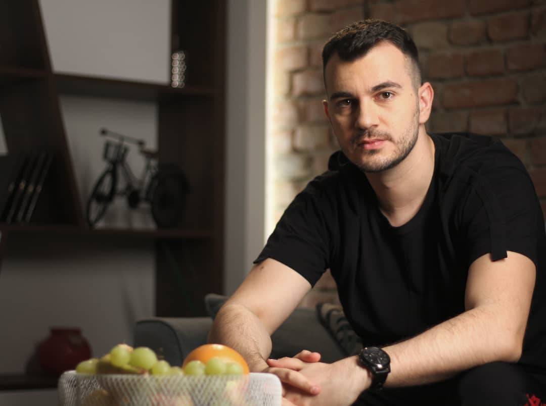 Pevač drastično smršao „Nisam smeo da se fotkam sa 100 kila, a sad se hvalim“ 2 6b3cbd12351486760f7959b3780ffb284aa6af71