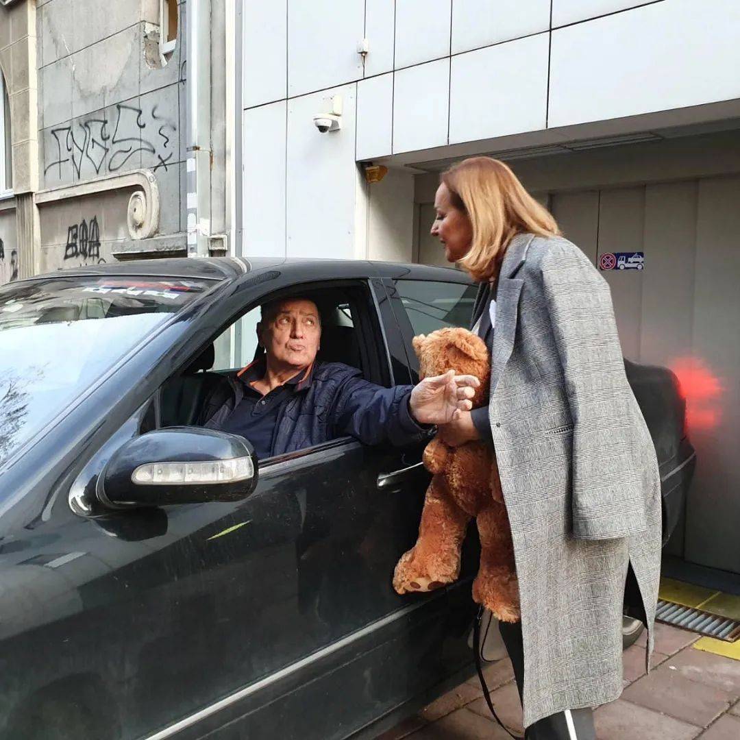 LJUBAV NIKAD NE PRESTAJE: Ana objavila uspomenu na Mrku i porukom RASPLAKALA sve 2 6c867d727653c65ed72db03e7d9224b3565bf161