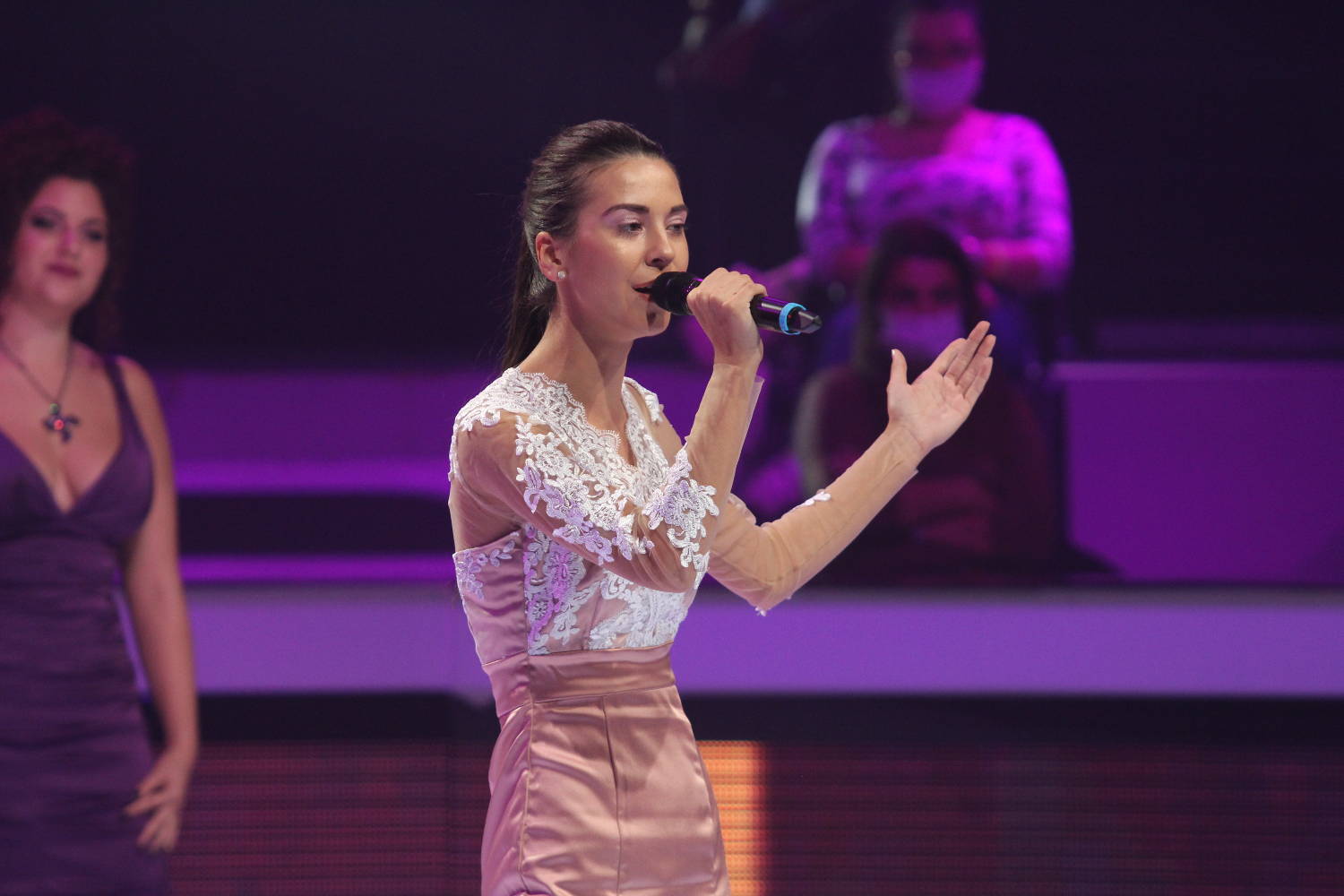 Viki nije stigla da radi sa takmičarkom, Mariju džigerica zabolela kad je čula OVO 2 70d0f2aa3e4c2546c0c465a2fc7f253b3504d196