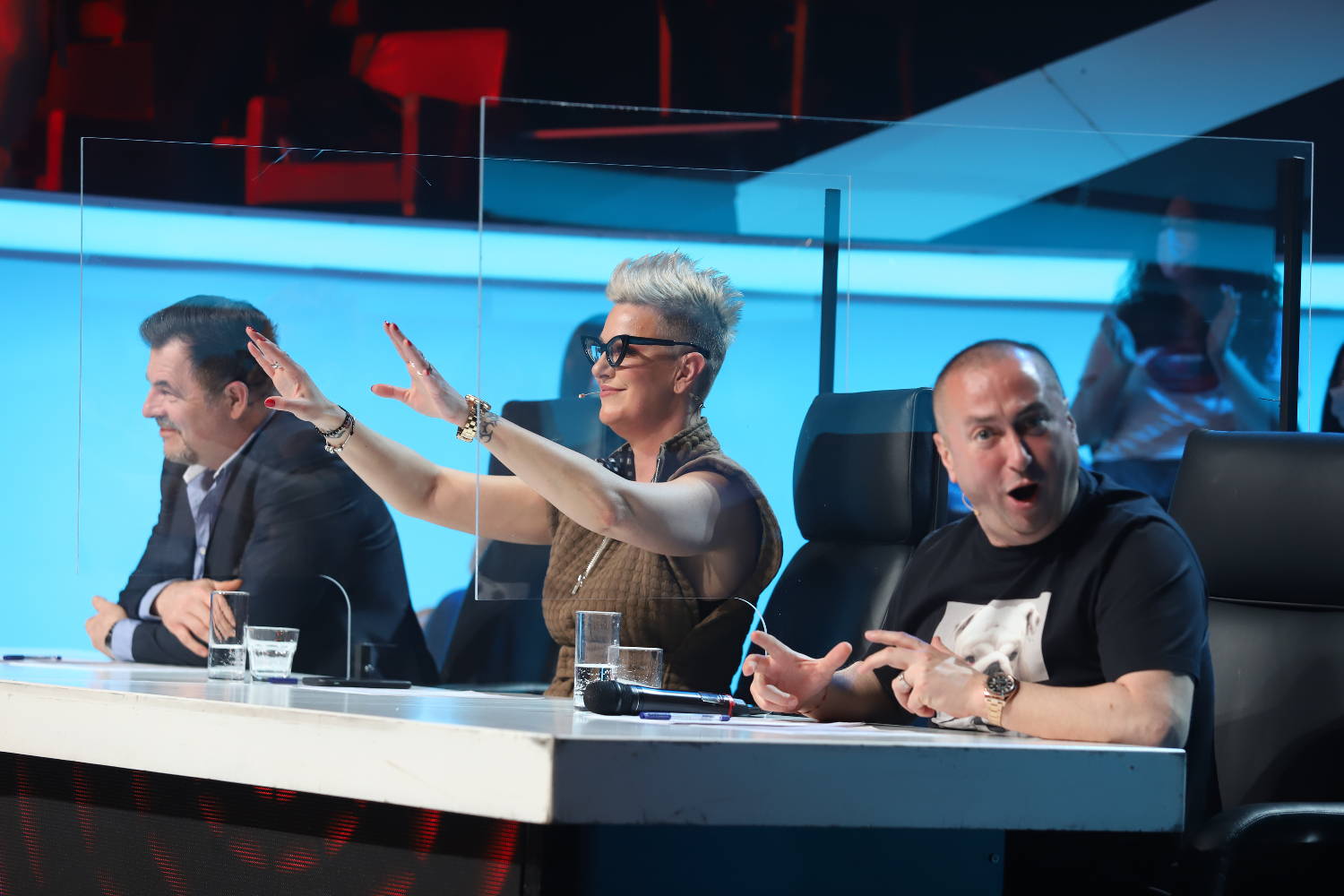 VESELA ATMOSFERA I LAVOVSKA BORBA obeležile prvu epizodu trećeg kruga NIKAD NIJE KASNO (VIDEO) 3 71f0b2788f1ed1c21ca8923343e5ccaa2ddff4e4