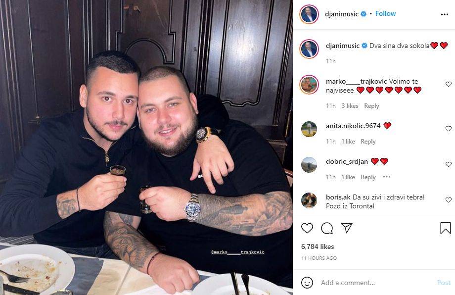 Pevač POKAZAO SINOVE, komentari samo pljušte: ŠTA IM JE OVO TREBALO? (FOTO) 3 72de1bb19f72fd112a1be9b0ca1a979a9d20122e