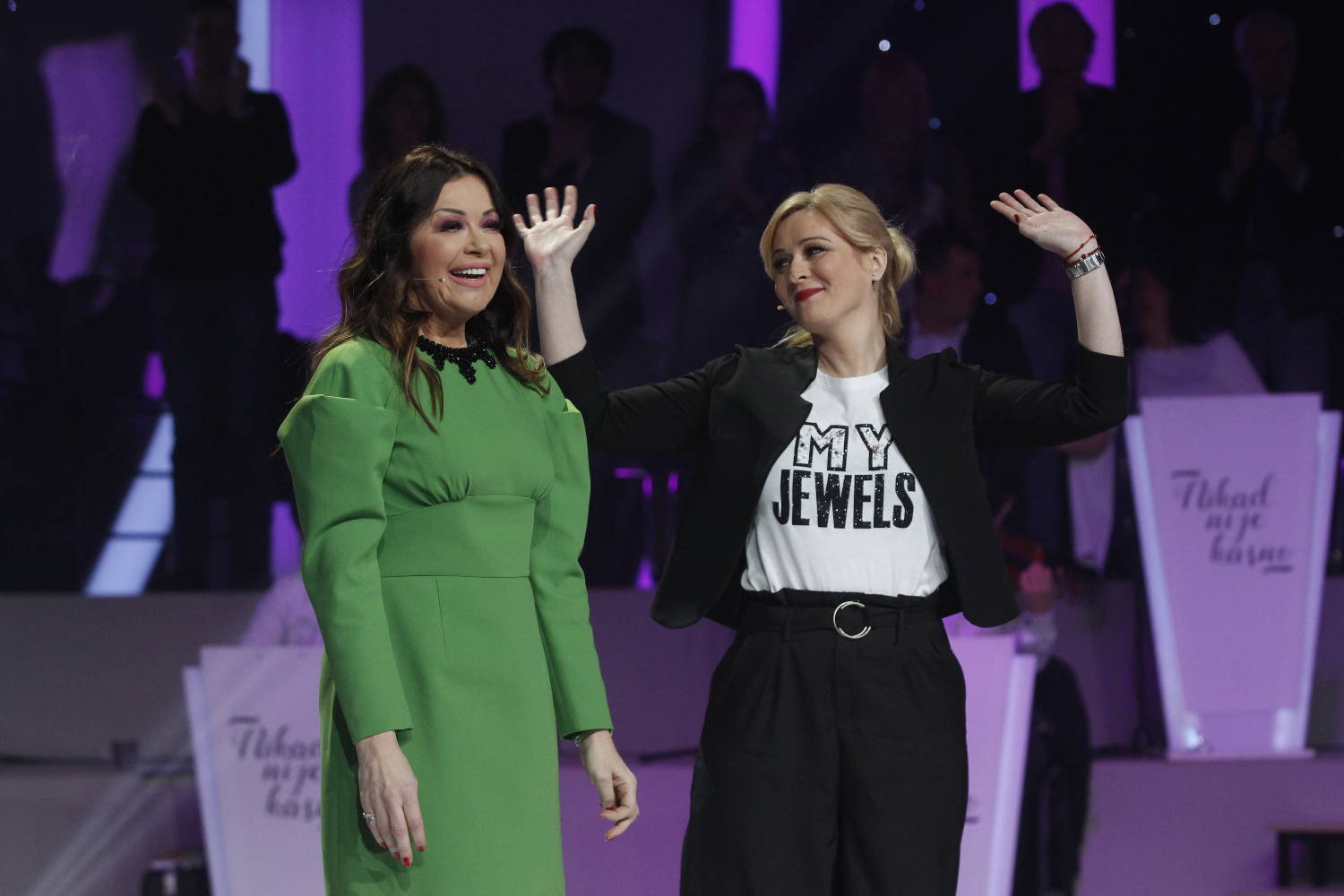 Glumica ZBUNILA publiku u Grandu! Nema šanse da ponovite ONO što je izgovorila (VIDEO) 2 73b92b5c02a5cb054e9ab72e3dfc68e879d2bf5c