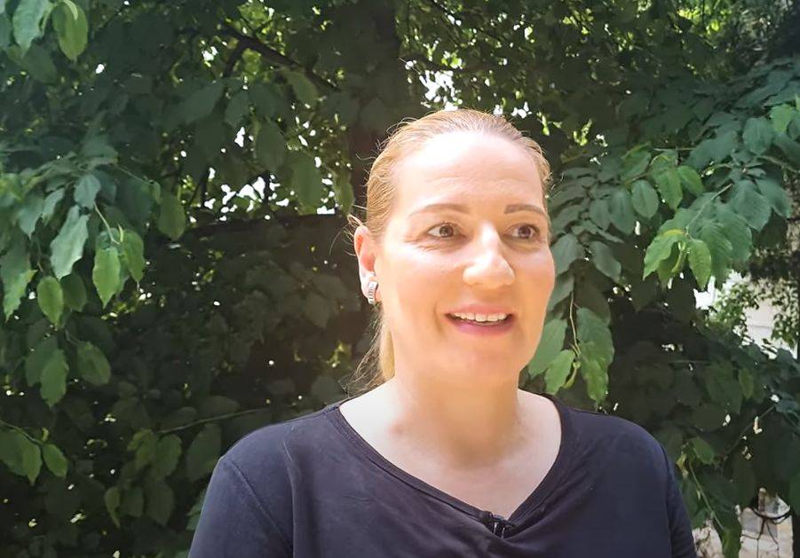 Pevačica otkrila zašto se RASPALA grupa "Dr. Iggy": "BILO JE TEŠKO" (VIDEO) 2 753c9727df4bcbfc3363e4fffd7f741829c44bb5