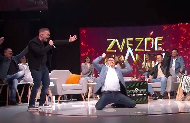 Zovite HITNU! Voja PAO NA KOLENA, Saša Popović mu saopštio SREĆNE VESTI (VIDEO) 2 75e5a22d54f9e6da21a17d72520866a66faab193