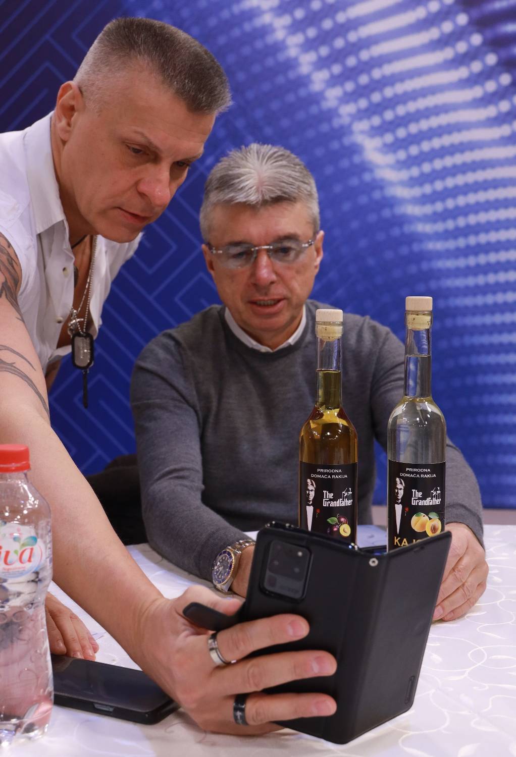 STIGLA GRANDOVAČA OD MILION GRADI: Omiljeno srpsko piće sa likom Saše Popovića (FOTO) 3 7770ef3d8640f64e9a42dc048f12b2be093b617e